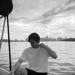 Meet your Posher, Frank luis